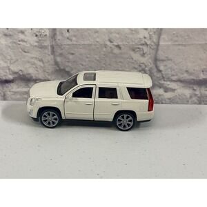*BRAND NEW* Welly Diecast 2017 Cadillac Escalade White Pickup Truck 4.75 Inch